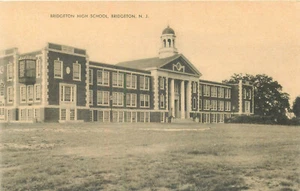BRIDGETON, NEW JERSEY - BRIDGETON HIGH SCHOOL - OLD POSTCARD VIEW - Picture 1 of 2