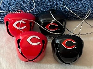 Weihnachtsschmuck 4er Set Cincinnati Reds Glocken rot & schwarz PO7983 - Bild 1 von 4