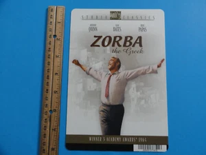 ZORBA DER GRIECHISCHE - ANTHONY QUINN - BLOCKBUSTER VIDEO UNTERSTÜTZER KARTE 5"X8" - Bild 1 von 3