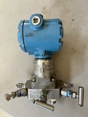 Rosemount 3051S2CD2A-2A11F1AGM Pressure Transmitter with Valve Fieldbus SMART - Image 1 of 4