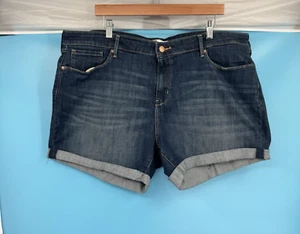 Levis Signature Mid-Rise Denim Shorts Blue Stretch Cuffed Hem Womens Plus Sz 20 - Picture 1 of 7