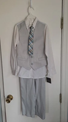 Chicos Talla 7 Van Heusen 4 Piezas Traje Vestido Pantalones Camisa Chaleco Corbata, NUEVO Foto 1 de 4