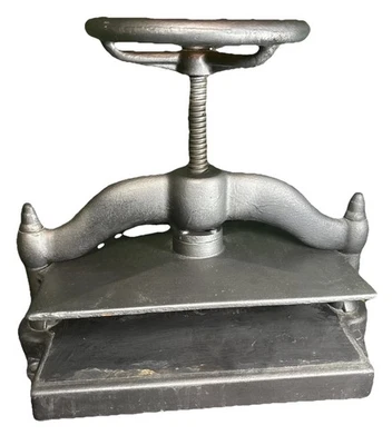 Prensa de livros preta vintage meados dos anos 1800 ferro fundido 16x10 polegadas 67 libras!! - Imagem 1 de 4