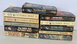 Victoria Holt Vintage Romance Lot of 11 Paperback Books Novels - Picture 1 of 4