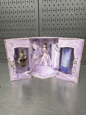 Lolita Lempicka Set de Regalo, Loción Crema Terciopelo 2.5oz y Perfume 50ml Foto 1 de 4
