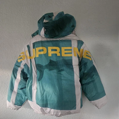 Chaqueta acolchada Supreme X Damien Hirst Shark talla L Foto 1 de 4