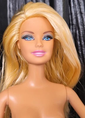 Barbie Rubia Sweetie Moda Fiebre Glam Barbie Muñeca Roble Foto 1 de 4