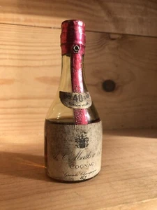 Mignonette, mini bouteille de cognac Meukow & Cie 40 ans d'âge cordon rouge 5cl - Picture 1 of 15