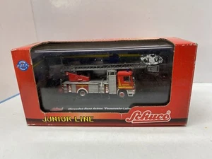 Schuco Junior Lines Mercedes Actros Feuerwehr Leiterfahrzeug 1/72 Scale Boxed - Picture 1 of 5