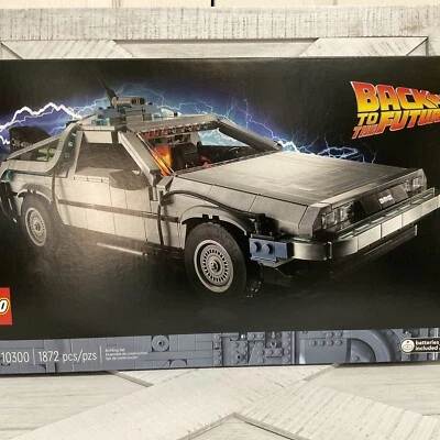 LEGO 10300 : ICONS Back to the Future Time Machine - Image 1 of 2