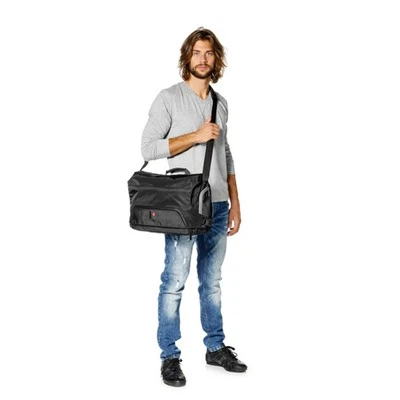 Manfrotto Camera & Accessory Bag Model: Befree Messenger Grey Foto 1 de 4