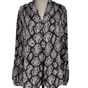 NWT Michael Kors Women's XL Black Snake Print Pullover Shirt - Picture 1 of 13