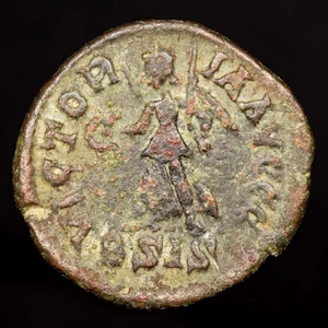 *Lucernae* Valentiniano II (375-392 d.C.), nummus, Siscia VICTORIA AVGGG//BSIS. - Picture 1 of 3