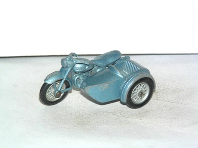 Vintage Lesney Matchbox #4 Triumph T110 **WHITE LIGHT SPECIAL** - image 1 of 4