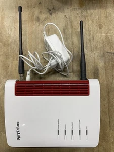 AVM FRITZ!Box 6850 Router LTE 150 MBit/s, Wi-Fi 4x Gigabit LAN USB 3.0 - Foto 1 di 3