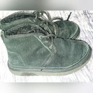 Ugg Neumell II Black Suede Upper Chukka Boot Girls Size 1 - Picture 1 of 11