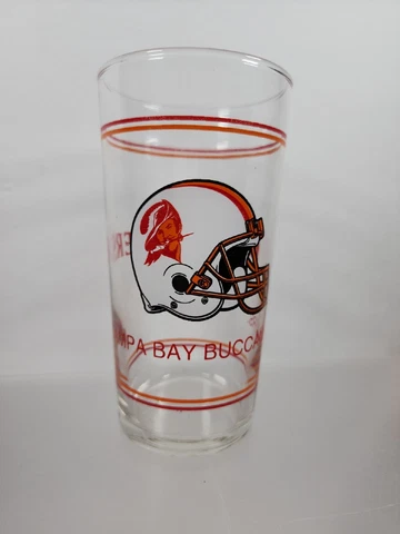 TAMPA BAY BUCANEERS Vintage NFL FOOTBALL 16oz Drinking GLASS Mobil Cover