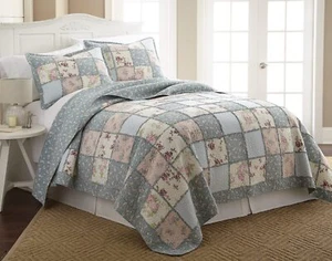 Chezmoi Collection Abbi Shabby Chic Floral Pre-Washed Cotton Patchwork Quilt Set - Bild 1 von 10