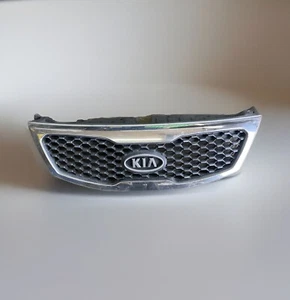 2011-2013 Kia Sorento Front Bumper Chrome Grille OEM 863502P000 - Picture 1 of 4