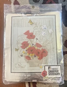 POPPIES Needlecraft Kit #675 Friends Creative Stitchery VTG 1977 16" X 20" NOS - Picture 1 of 4