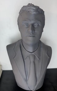 Busto de Charlie Kirk 11” Figura Escultura Gris Sin Pintar Arte Motivacional Estatua - Imagen 1 de 8