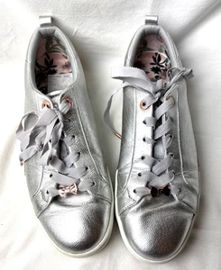Ted Baker London Roully silberne Sneaker mit roségoldenen Akzenten Größe 8,5 - Bild 1 von 8