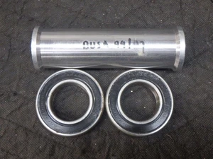 SUZUKI HAYABUSA / GSXR 750 / TLR REAR  WHEEL INTERNALS, BEARINGS + CRUSH TUBE - Picture 1 of 2