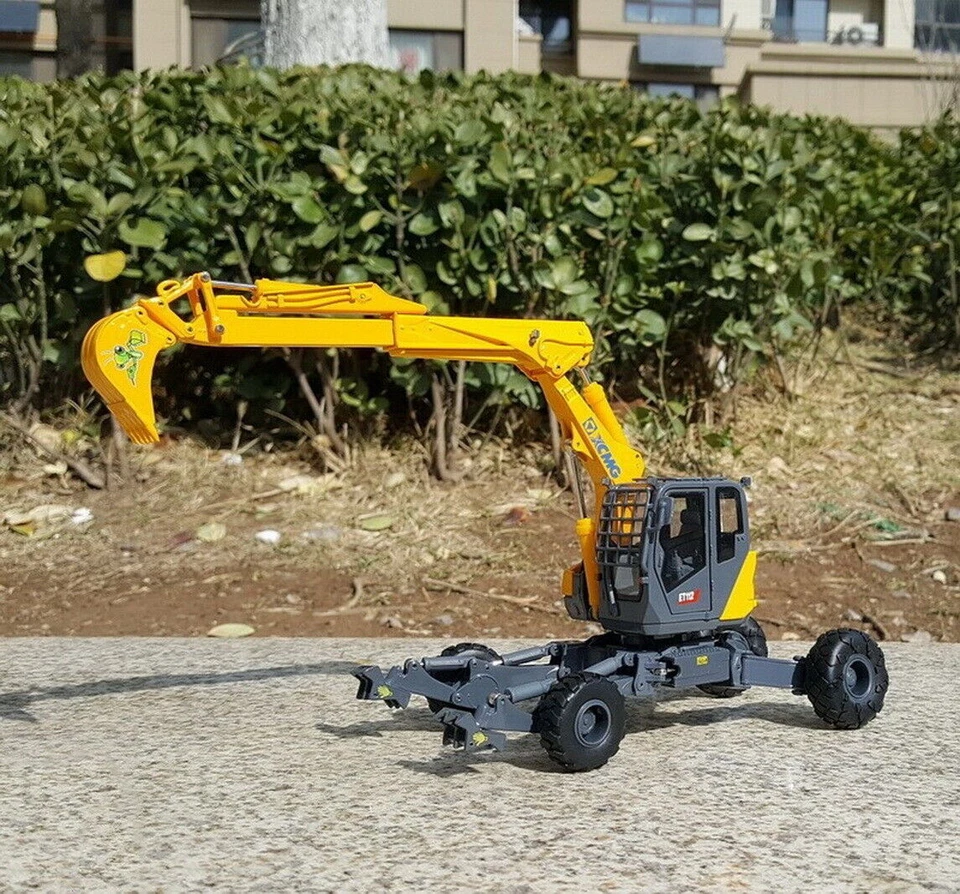1/35 Scale XCMG Mobile Walking Excavator ET112 Diecast model Collection Toy - Image 1 of 4