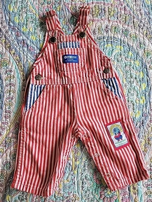 De Colección OshKosh B’Gosh Sudaderas Rayas Rojas MONOS 3/6 Meses Ferrocarril Chaleco LEER Foto 1 de 4