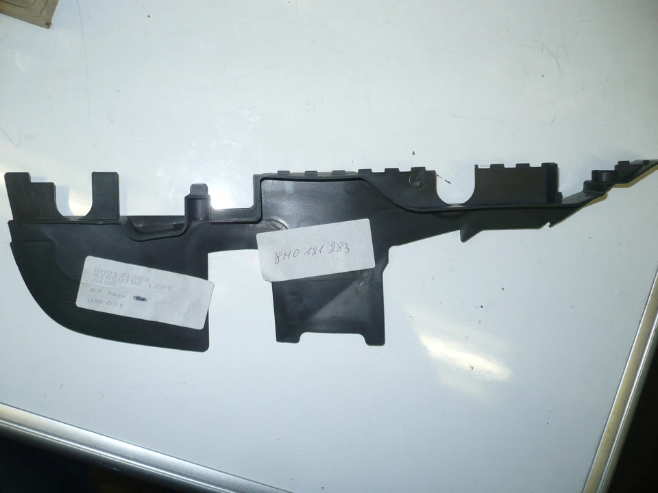 AUDI A4 CABRIO 2003-2006 MODEL LEFT N/S AIR GUIDE PLEASE CHECK 8H0121283 - Imagem 1 de 1