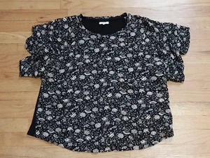 Women's Maurices Short Flutter Sleeve Black Floral Solid Back Top Size XL - Picture 1 of 8