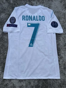 Cristiano Ronaldo UEFA Champions League Signed Jersey, Beckett authentication - Picture 1 of 9