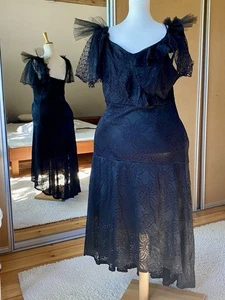 Kleid , schwarz, mit Spitze,Gr.XXL(50) für eine Theateraufführung aufgearbeitet - Bild 1 von 15