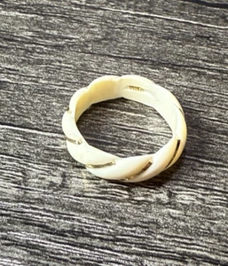 White Ring With 14k Gold Strands Size 6 Vintage .585 - Picture 1 of 4