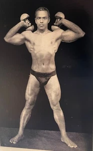 SIGNED FIRST EDITION ~ K.V. IYER ~ PHYSIQUE & FIGURE ~ BEEFCAKE ~GAY ~RARE~ 1940 - Picture 1 of 9