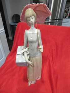 "Lladro La Modista Dama Retirada en 1994 Aproximadamente 13-1/2" - Imagen 1 de 5