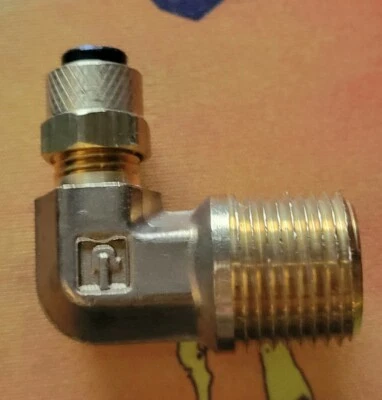 Parker Han Poly-Tite Brass Male Elbow Fitting, 90 Degree, 1/4" Tube x 5/8 OD NPT - Image 1 of 4