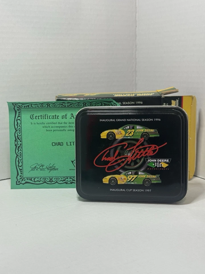 Copa Inaugural Chad Little John Deere Temporada 1997 NASCAR Racing Firmada Foto 1 de 4