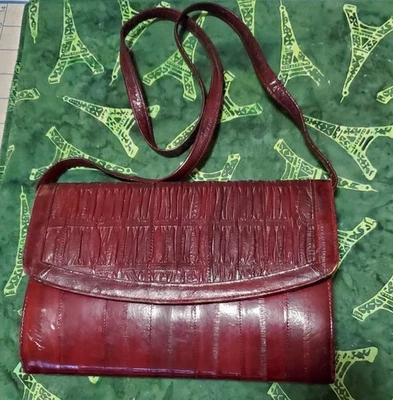 Cartera sin asas, billetera y monedero de colección para mujer piel de anguila genuina borgoña Foto 1 de 4