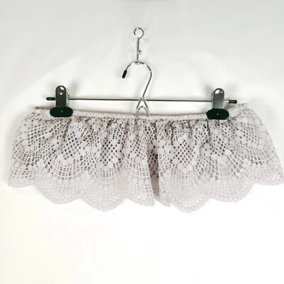 Sujetador Bralette de Encaje Victorias Secret Mediano Crochet Sin Tirantes Sin Forro Gris Volantes Foto 1 de 4