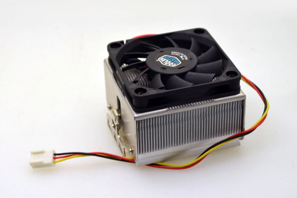 Cooler Master Socket-370 Cooling Fan MicroFin Heat Sink (Quiet Fan) - Image 1 of 1