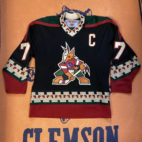 Phoenix Coyotes Hockey Jersey Youth L/XL Keith Tkachuk Stitched CCM Vintage Cover