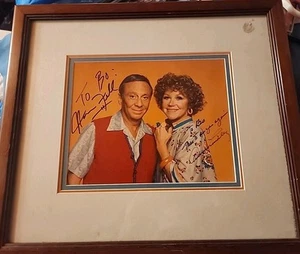 Norman Fell AUDRA LINDLEY THREE'S COMPANY COLOR SIGNED Photo CONSERVATION GLASS - Picture 1 of 11