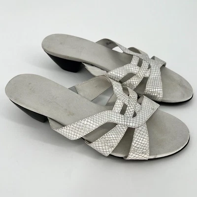 Sandalias sin cordones Munro para mujer de piel de serpiente con tiras talla 9,5 W cuero plateado cómodas Foto 1 de 4