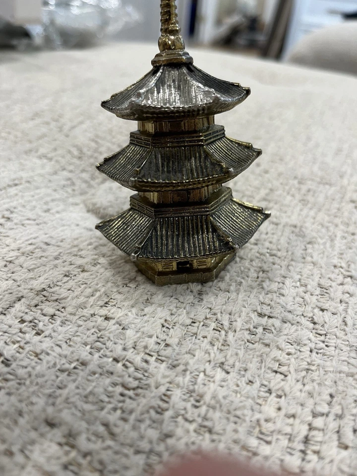 Escultura antiga de bronze do templo japonês estado perfeito flexível no preço - Imagem 1 de 2