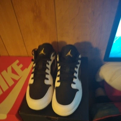 Air Jordan 1 низкий золотой свуш размер 6 - Изображение 1 из 4