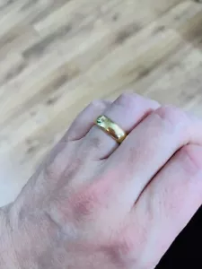 Tiffany &Co. Mens band Yellow 18k Gold, 6mm Wide, Size 8 Ring US - Picture 1 of 2