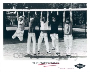 1997 Swedish Rock Band The Cardigans Hanging Nina Persson Press Photo - Picture 1 of 2
