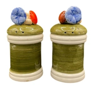 Country Casual Japan Salz- und Pfefferstreuer mit Pilzauflage grün - Bild 1 von 16