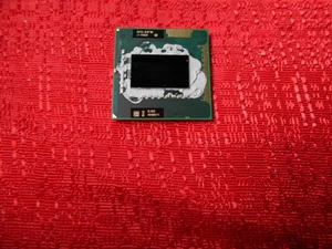 Intel Core i7-940XM SLBSC 2.13GHz Quad Core Processor - Picture 1 of 3